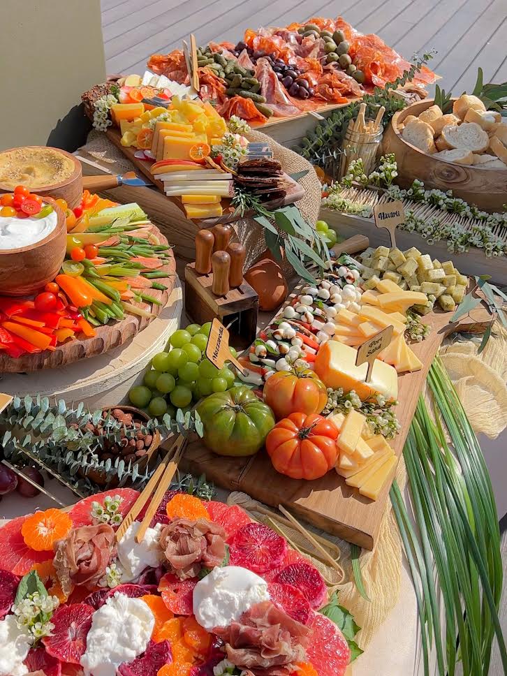GRAZING TABLE