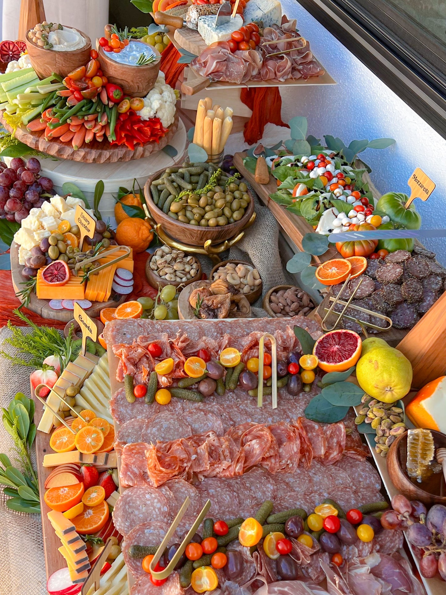 GRAZING TABLE