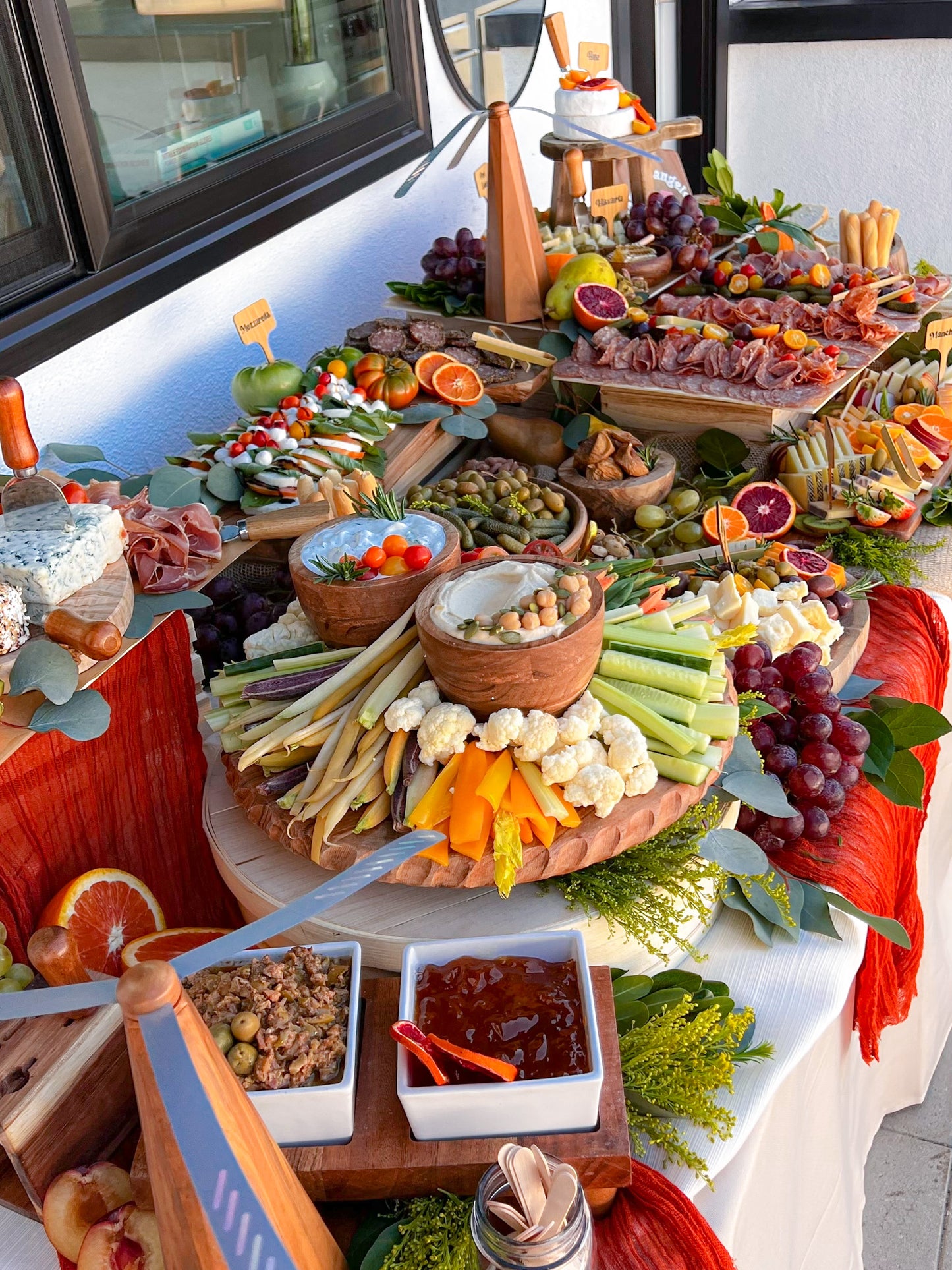 GRAZING TABLE